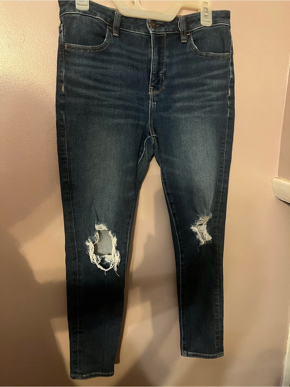 American Eagle Women’s Dark Wash Distressed Skinny Jeans - Blue Size 8 Short